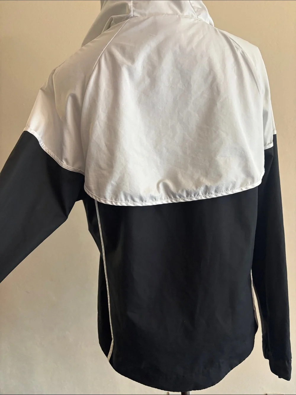 Nike Men's Black and White Hooded Windbreaker Jacket